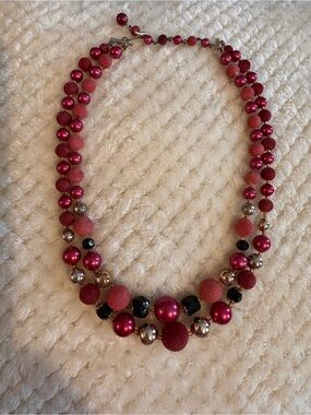 80’s bright pink necklace